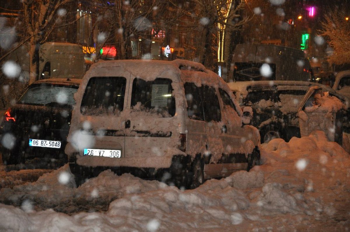 Yüksekova\'da Kar