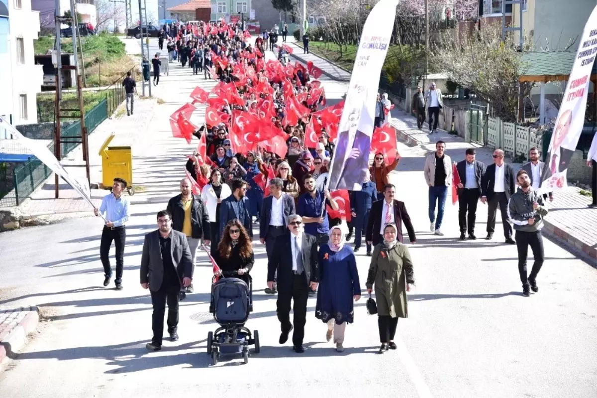 AK Parti\'den Coşkulu Yürüyüş