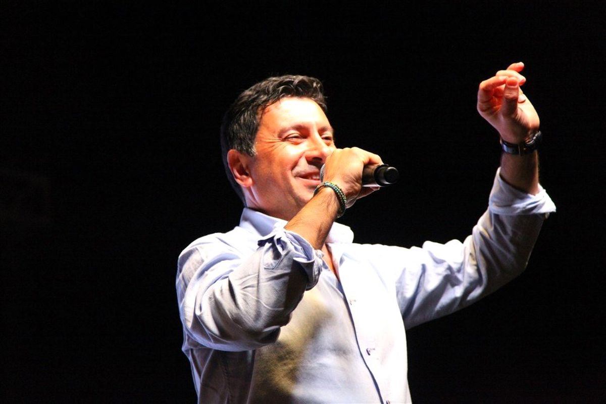 Bodrum\'da Ahmet Aras Sevgisi Git Gide Büyüyor