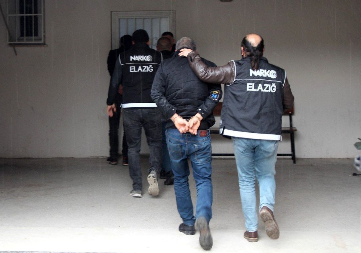 Elazığ\'da Uyuşturucu Operasyonu: 3 Gözaltı