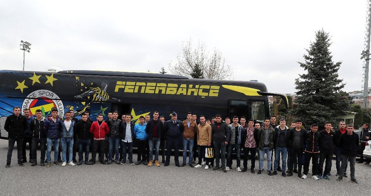 Fenerbahçe İdmanını Subaylar Takip Etti