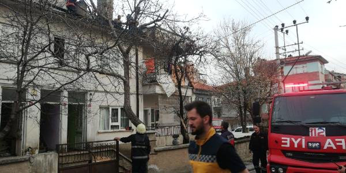 Gözleme Yaparken Evin Çatısını Yaktı