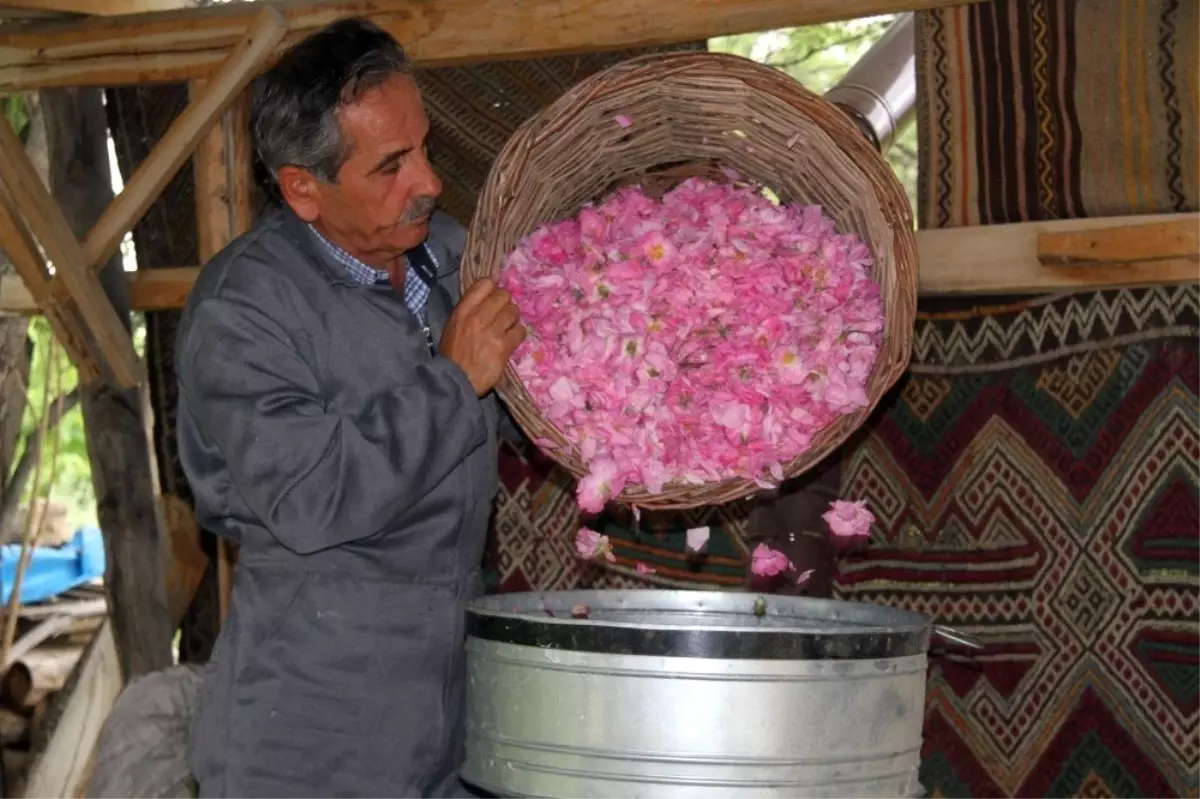 Gramla Satılan Isparta\'nın Gül Yağı, Altınla Yarışıyor