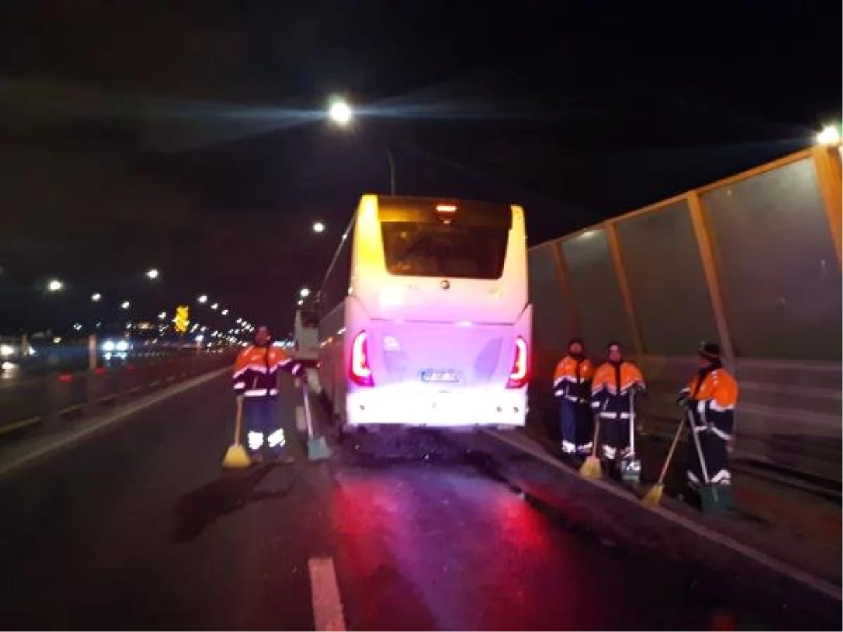 Haliç Köprüsü\'nde 3 Otobüs Zincirleme Kaza Yaptı