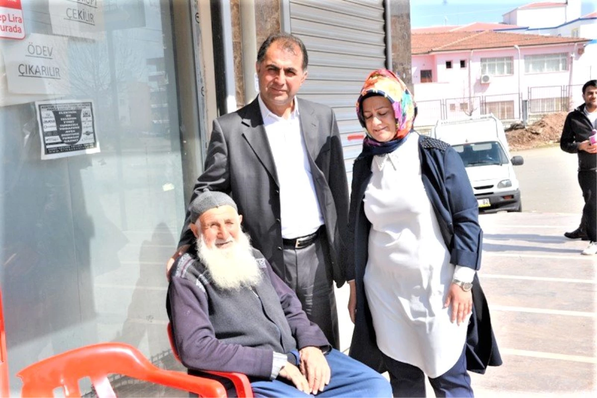 HDP Eşbaşkan Adayları Sağlıkçıları Ziyaret Etti