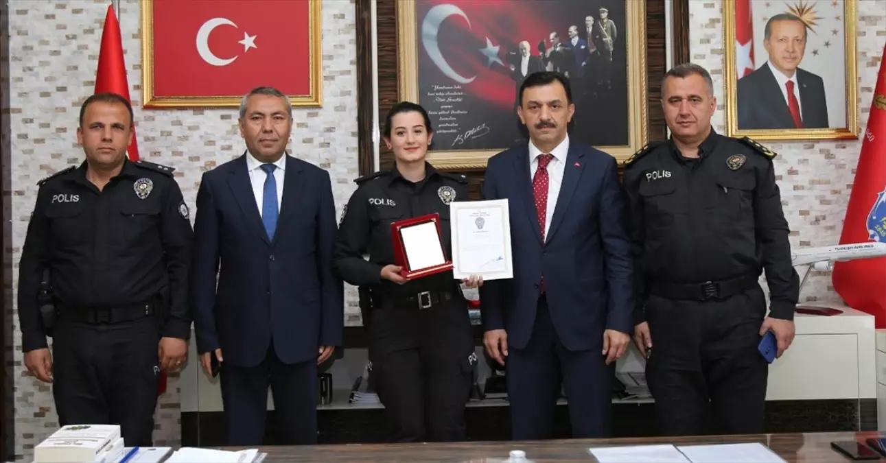 Kahraman Polis"E Başarı Belgesi ve Plaket