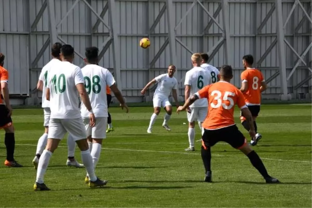 Konyaspor, Özel Maçta Adanaspor\'u 2-1 Mağlup Etti