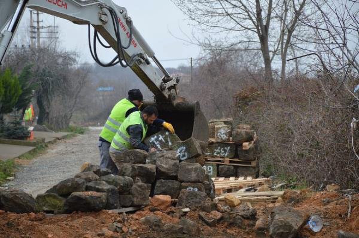 Koruma Altındaki Tarihi Köprü Parka Taşınacak