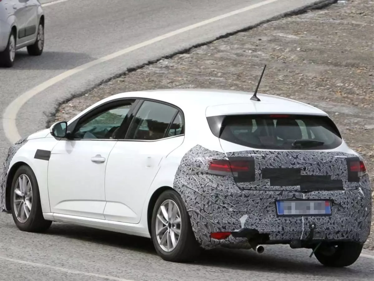 Renault Megane Makyajlanıyor