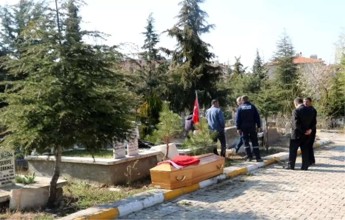 Şehidin Kabri, Ailenin İsteğiyle Şehitliğe Taşındı