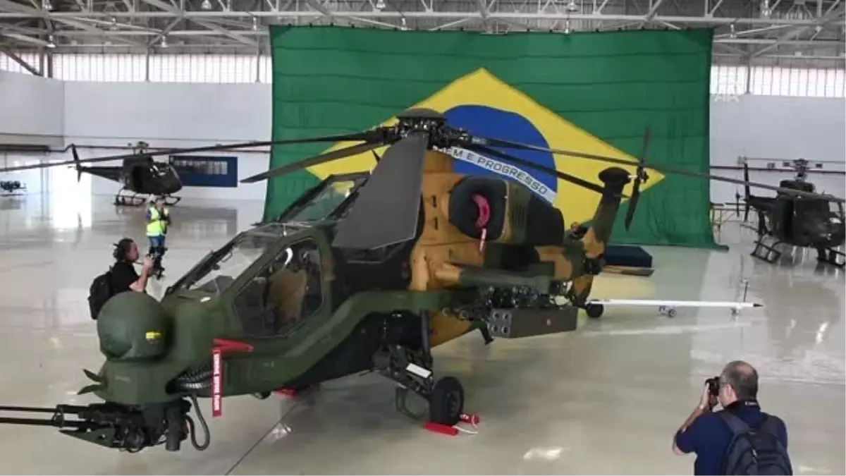 T129 Atak Helikopteri Brezilya\'daki İlk Uçuş Gösterisini Yaptı - Sao