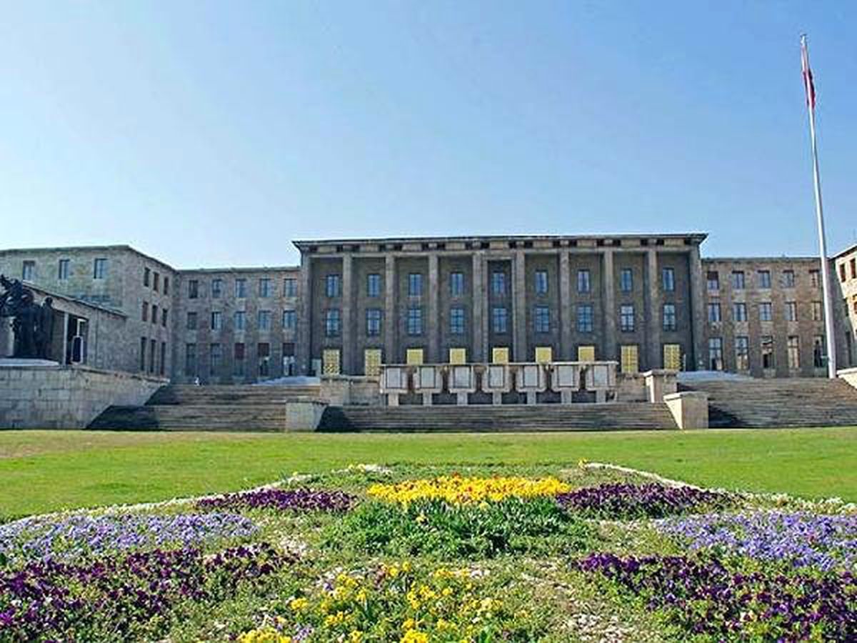 TBMM\'de \'Hayvanat Bahçesi\' Projesi