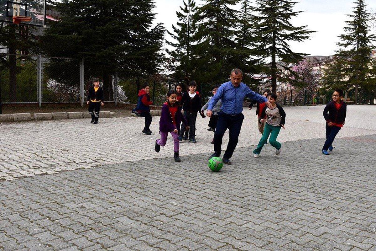 Vali Sonel\'den Pertek İlçesi Ziyareti