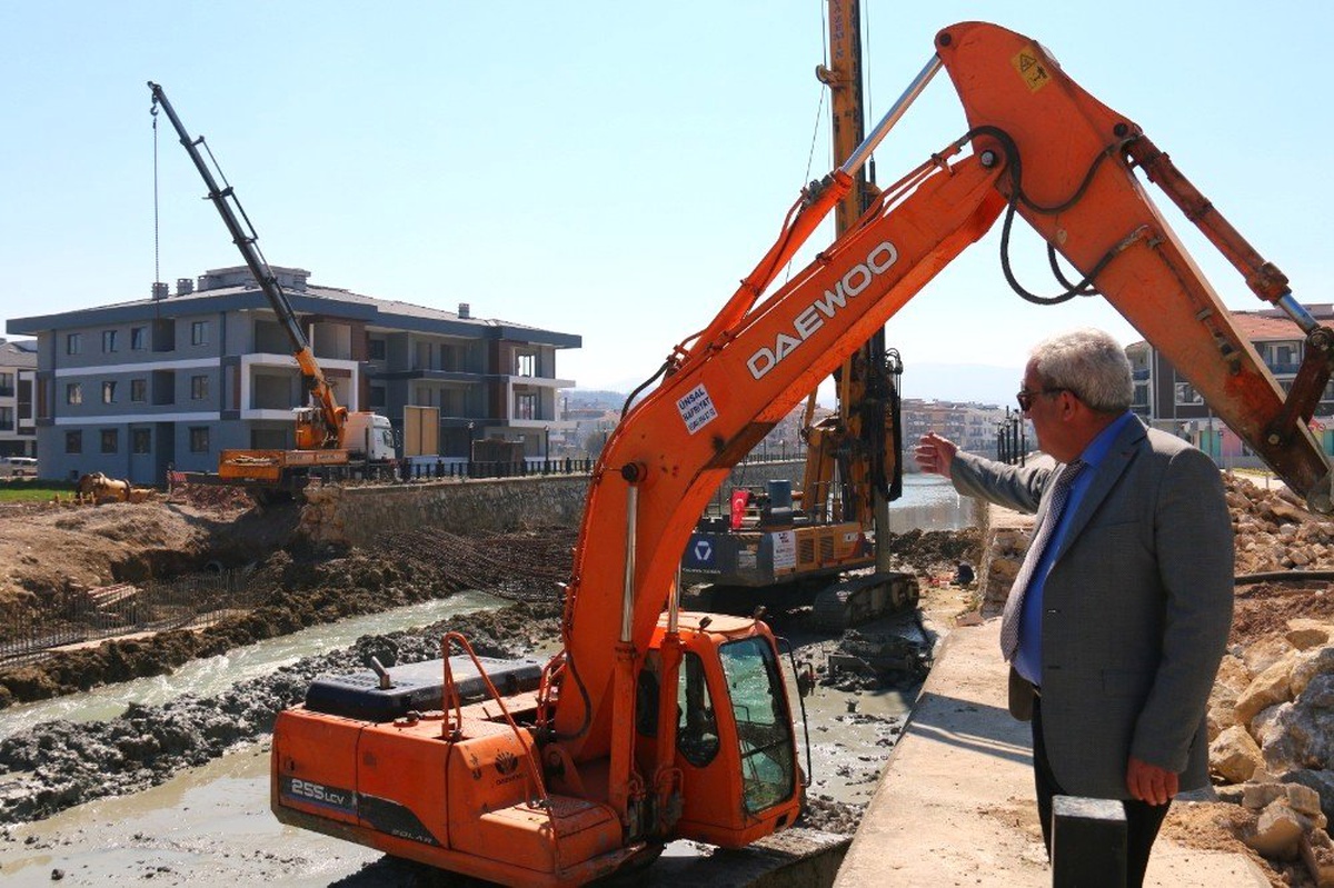 Yalova\'da Yeni Köprülerin Yüzde 30\'u Tamamlandı