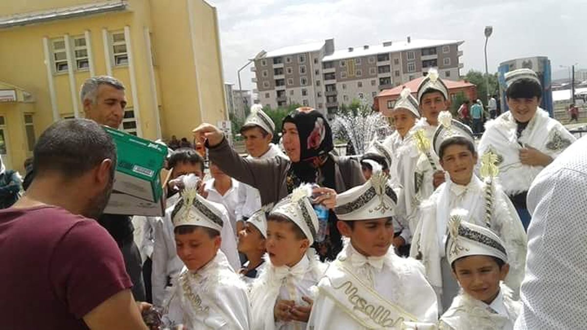 Ağrı\'da 30 Yılda Bin Öğrenci Yetiştirdi, Hiç Evlenmedi!