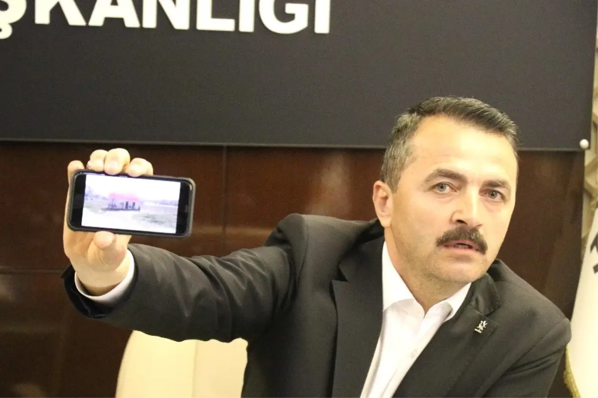 AK Parti Bolu İl Başkanı Nurettin Doğanay, CHP Adayının Konteyner Seçim Ofisini Eleştirdi