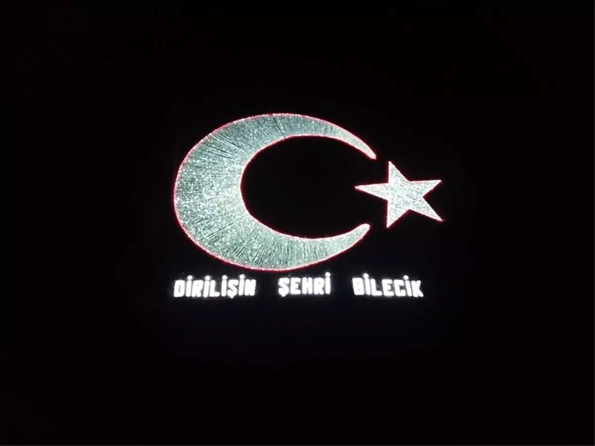 Ay Yıldız Bilecik\'e Çok Yakıştı