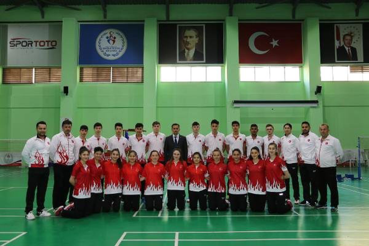 Badminton Genç Milli Takımı Kampı Başladı