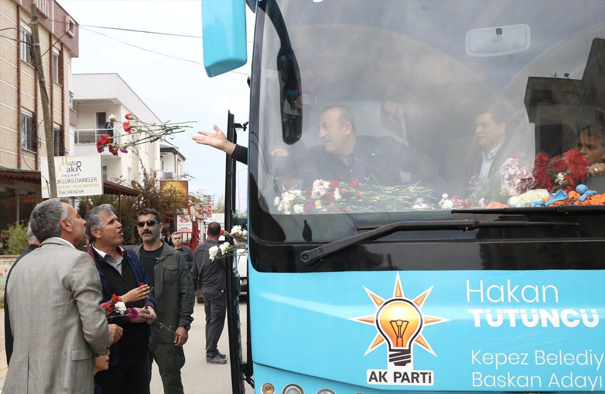 Bakan Çavuşoğlu Antalya\'da Şehir Turu Yaptı