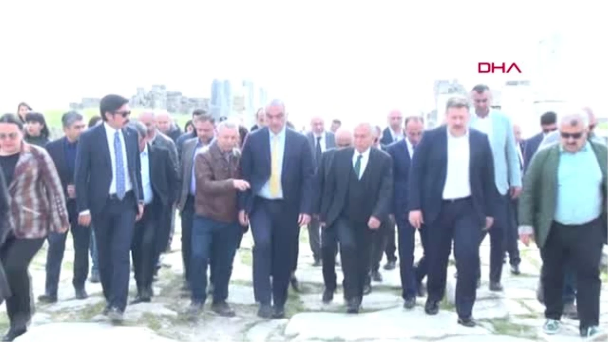 Denizli Bakan Ersoy Laodikya\'dan Marka Bir Antik Şehir Yaratabiliriz