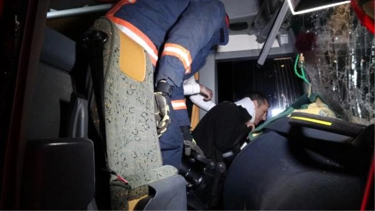 Düzce\'de 3 Aracın Karıştığı Kazada, 1 Kişi Yaralandı
