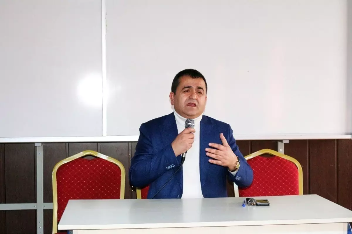 Eğitimci Yazar Ferzende Tanışır, Öğrencilerle Buluştu