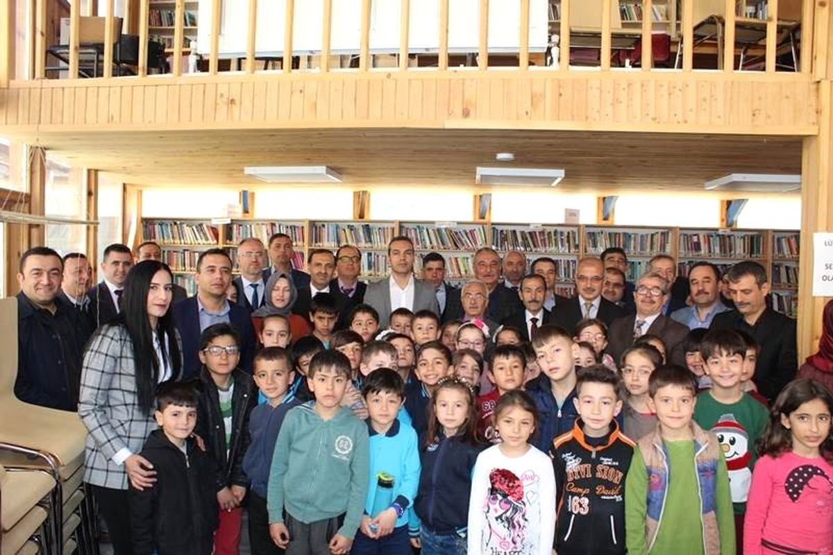 Emet\'te Kütüphaneler Haftası