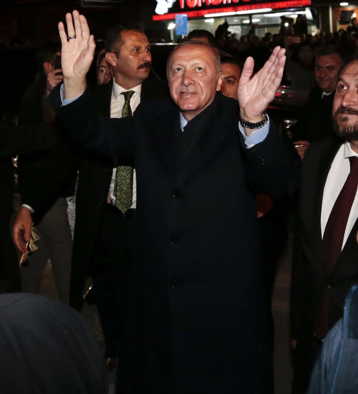 Erdoğan\'dan Ülkü Ocaklarına Ziyaret