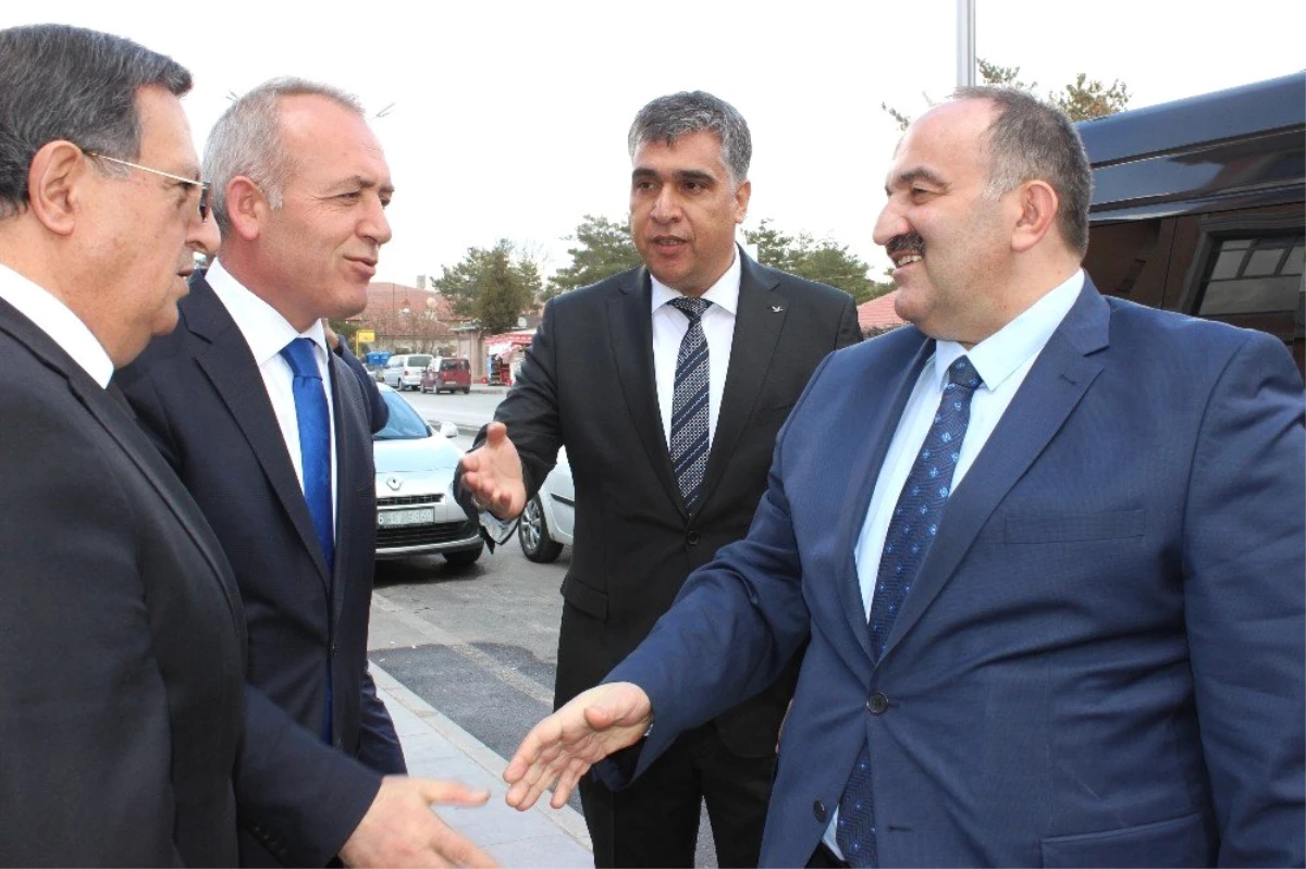 İş-Kur Genel Müdürü Cafer Uzunkaya, Erzincan\'da İşverenlerle Buluştu