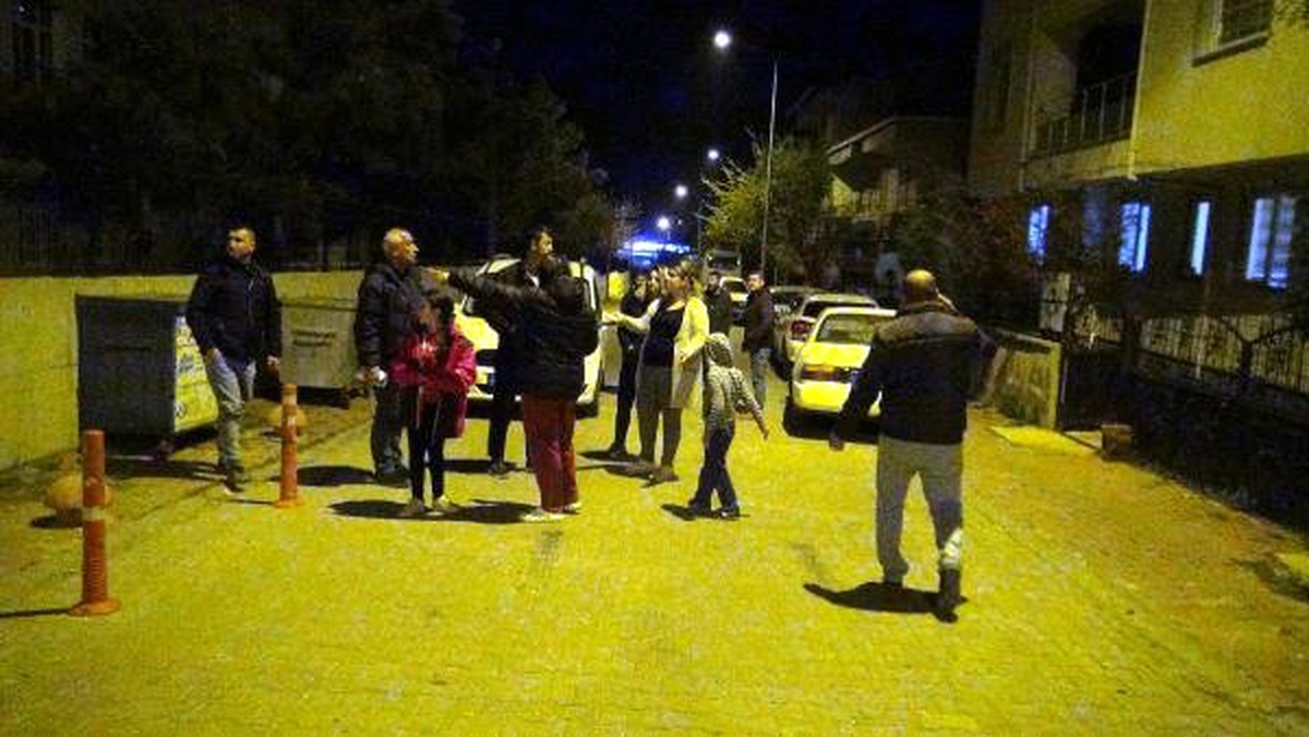 Kayıp İhbarı Yapılan Çocuk, Kanepenin Arkasından Çıktı