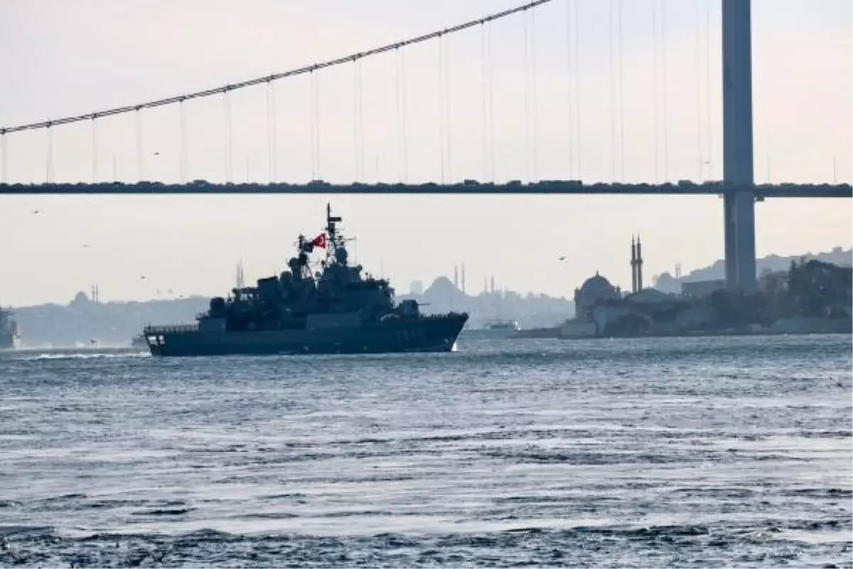 NATO\'nun 3 Savaş Gemisi İstanbul Boğazı\'ndan Geçti