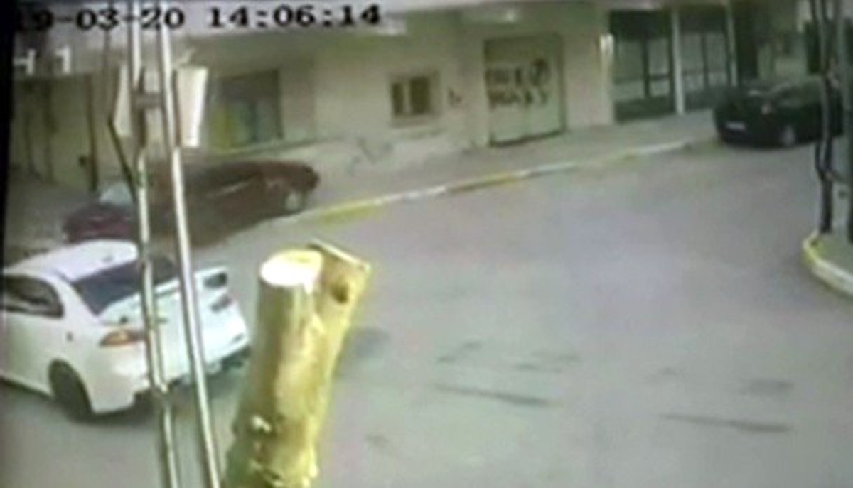 Pendik\'te İki Aracın Çarpıştığı Kaza Kamerada