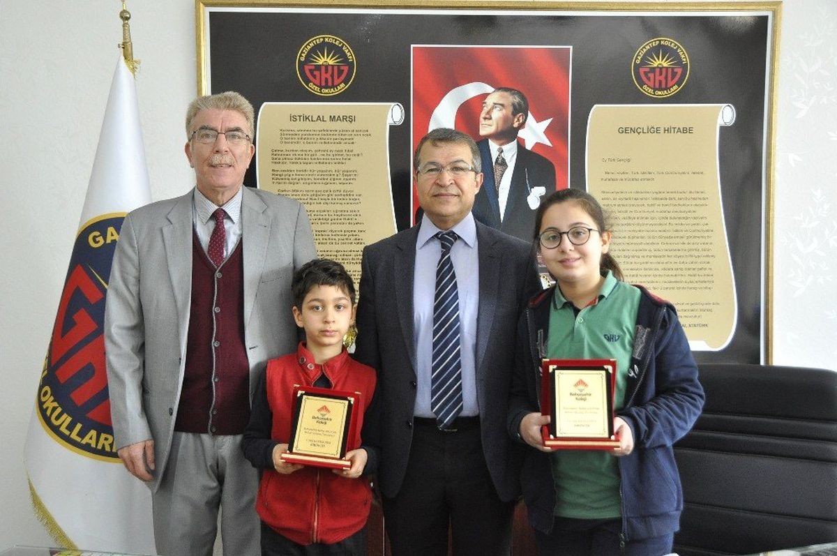 Satrançta Gkv\'lilere Çifte Şampiyonluk