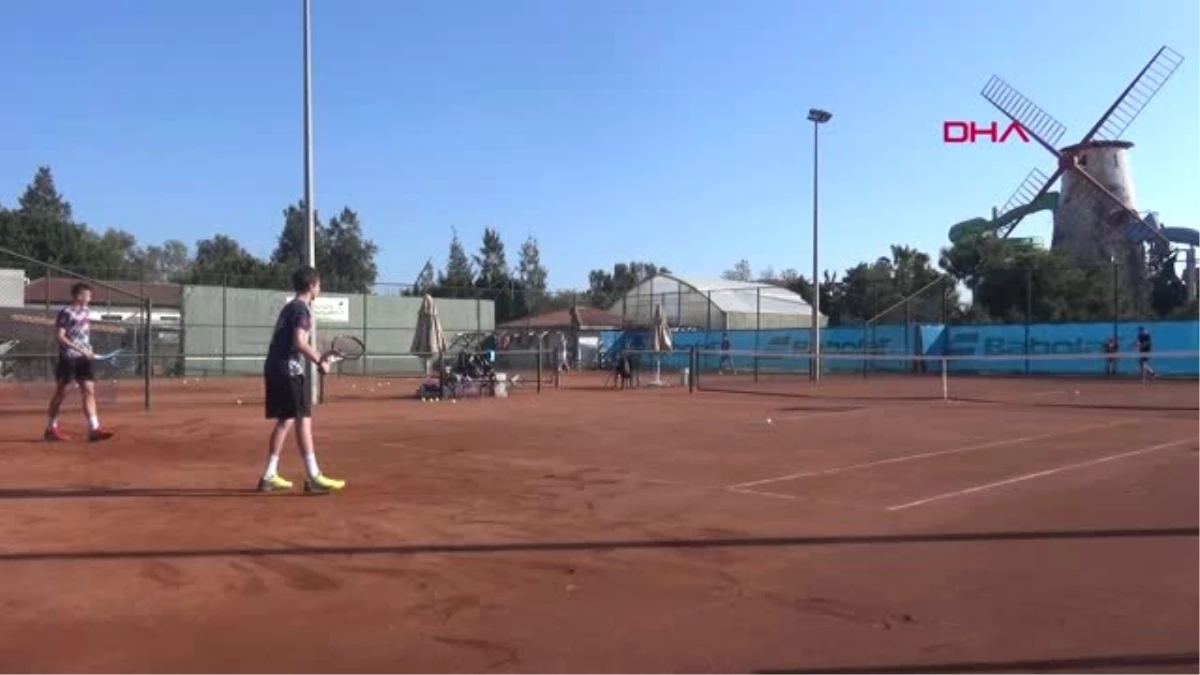 Spor \'Rusya\'daki Bütün Tenisçilerin İdolü Maria Sharapova\'