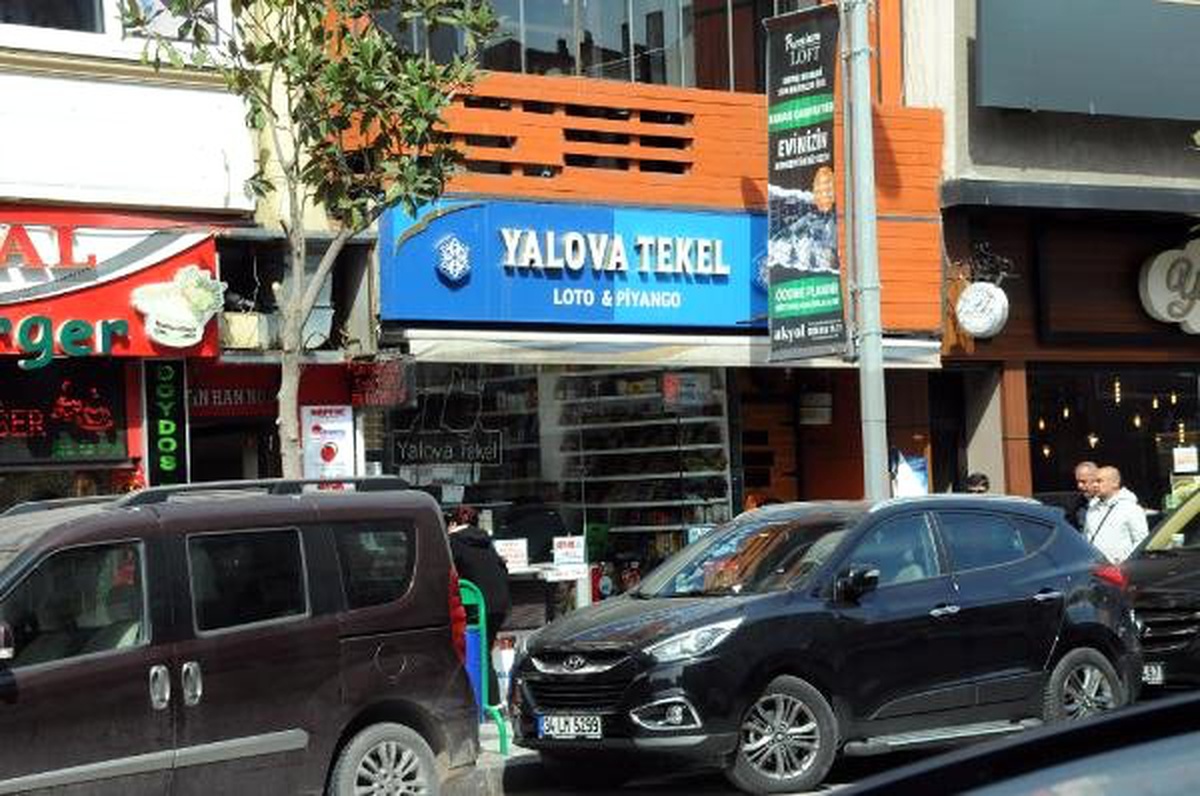 Yalova\'da 2 Kişi Sahte Alkolden Zehirlenip, Öldü (2)