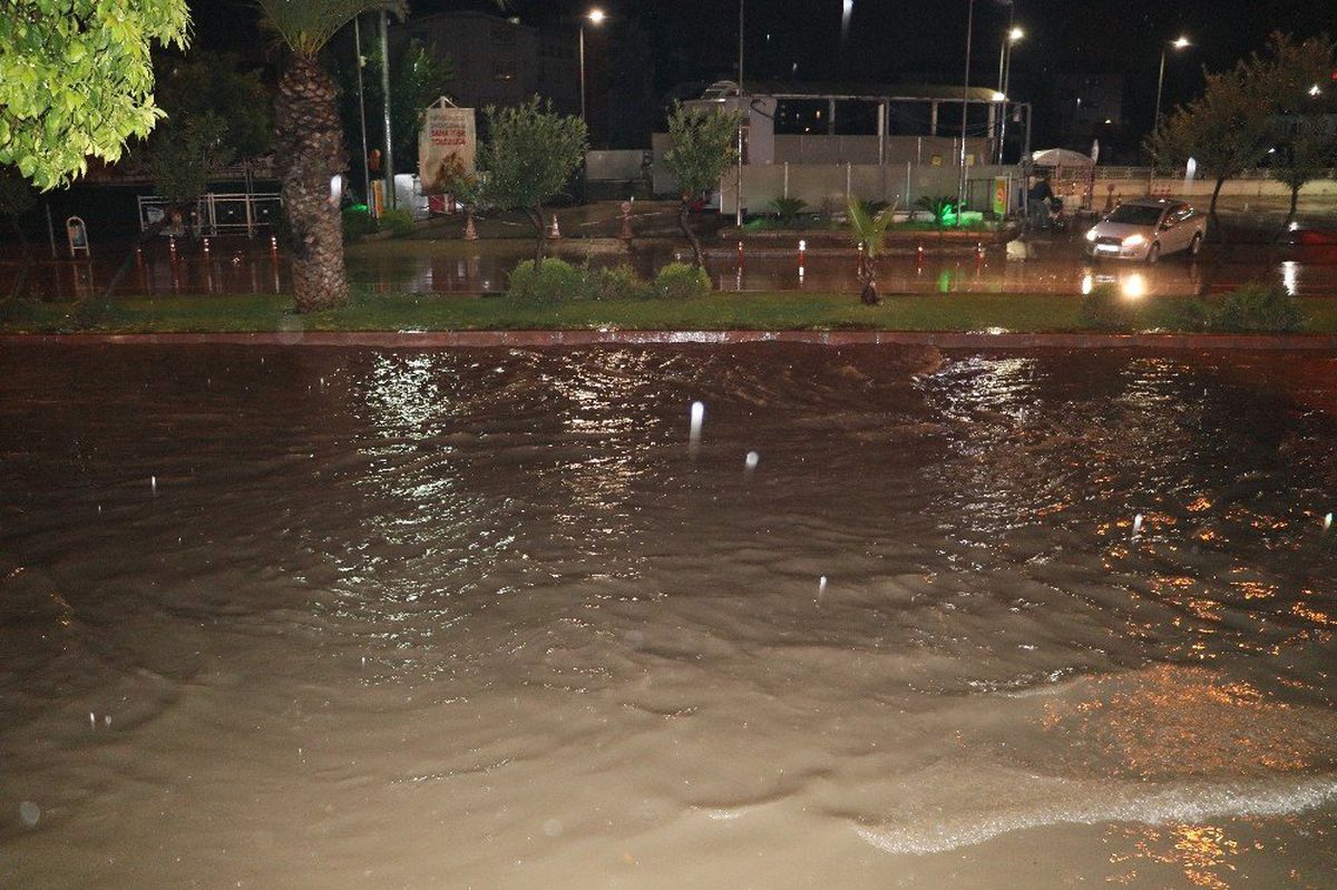 Adana\'da Sağanak Etkili Oldu