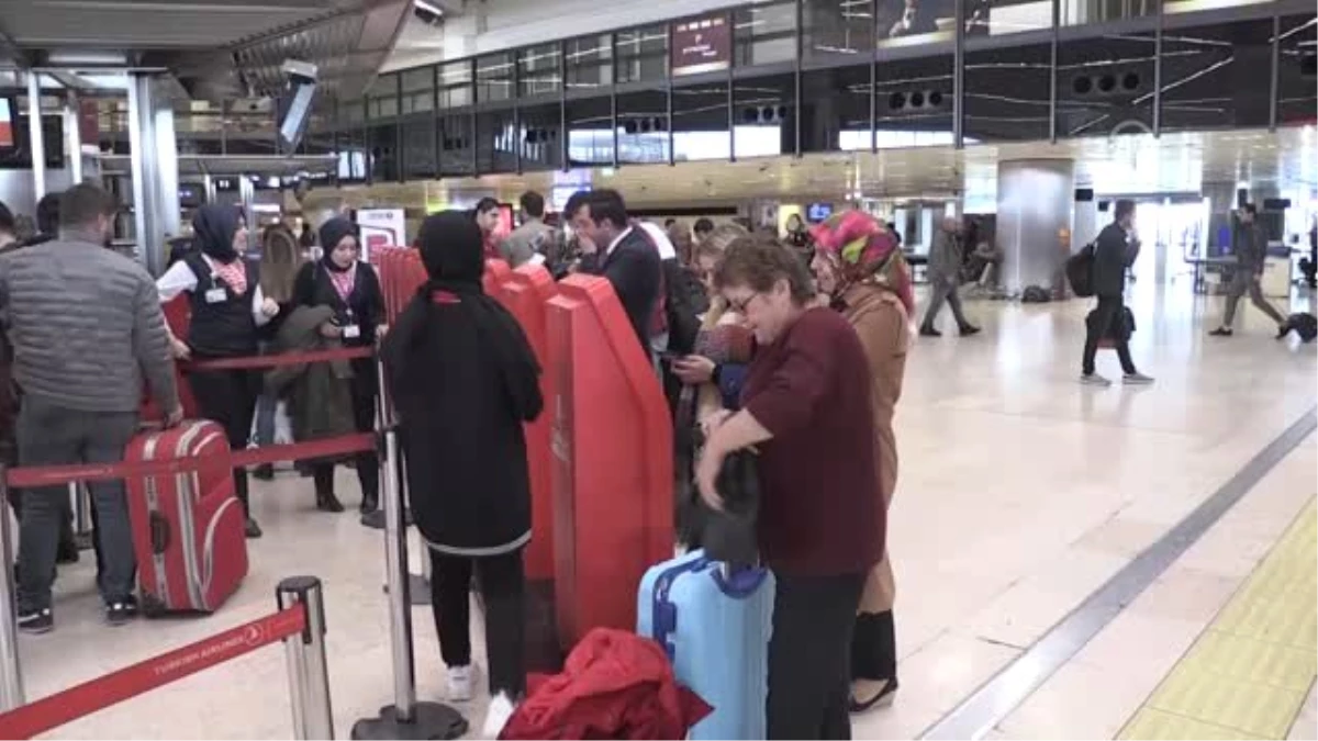 Atatürk Havalimanı\'nda "Seçim" Yoğunluğu