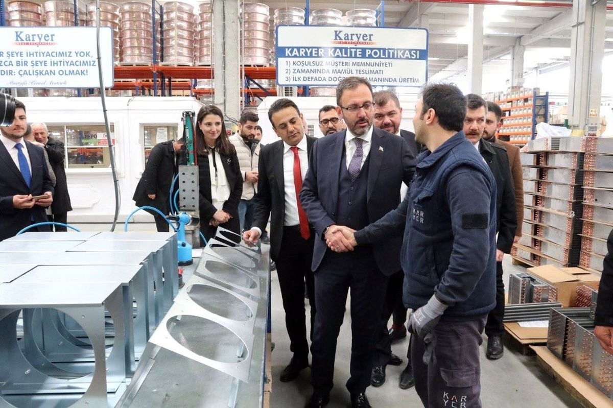 Bakan Varank ve Kasapoğlu Manisa\'da İş İnsanlarıyla Buluştu