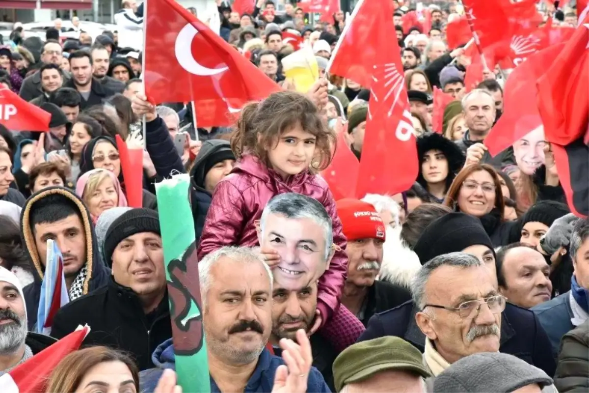 Başkan Genç\'e Sarıyer Mitinginde Sevgi Seli