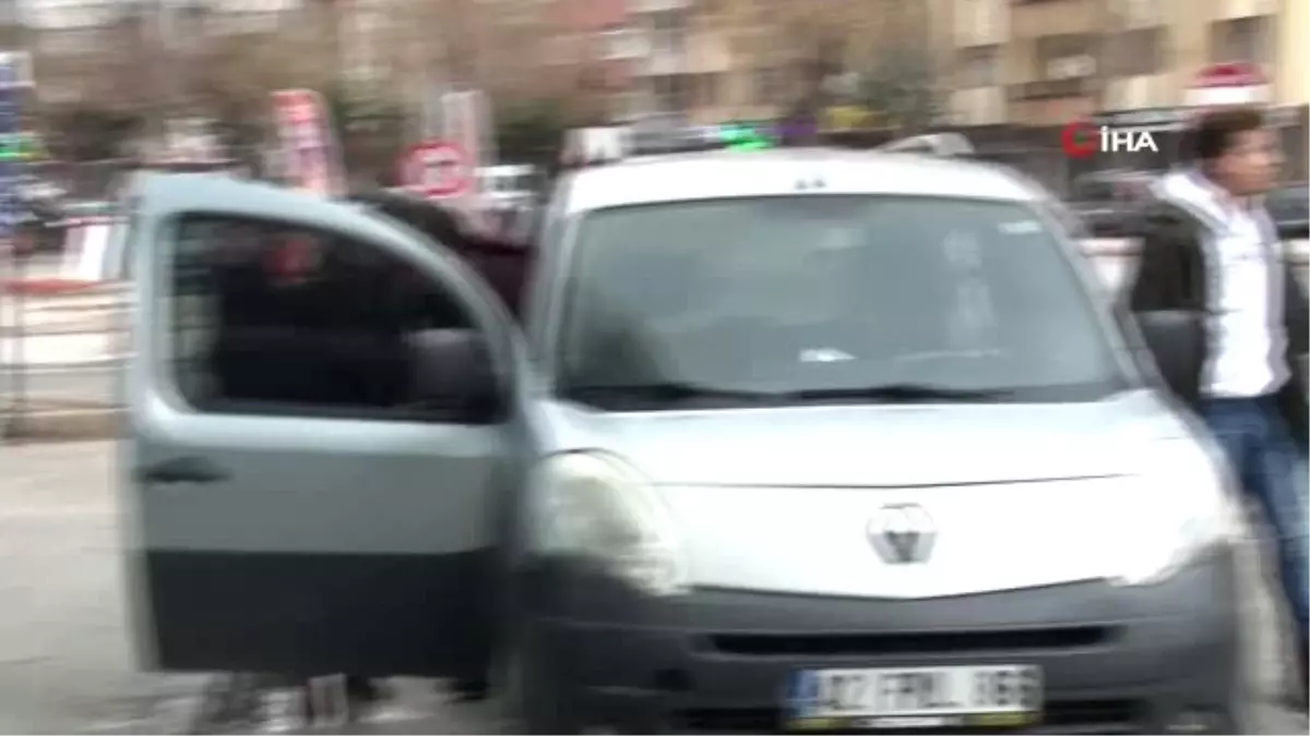 Başörtülü Öğrencilere ve Cumhurbaşkanı\'na Hakaret Eden 2 Şahıs Gözaltında