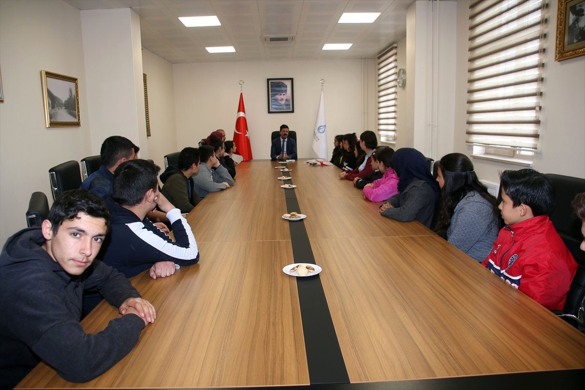 Dereceye Giren Öğrenciler Kaymakam Pektaş\'ı Ziyaret Etti