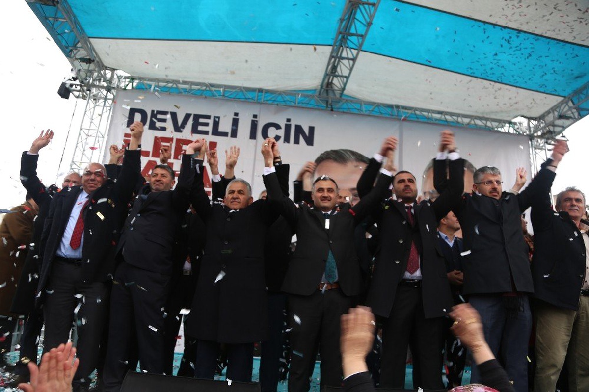 Develi\'de Cumhur İttifakı Mitingine Yoğun İlgi