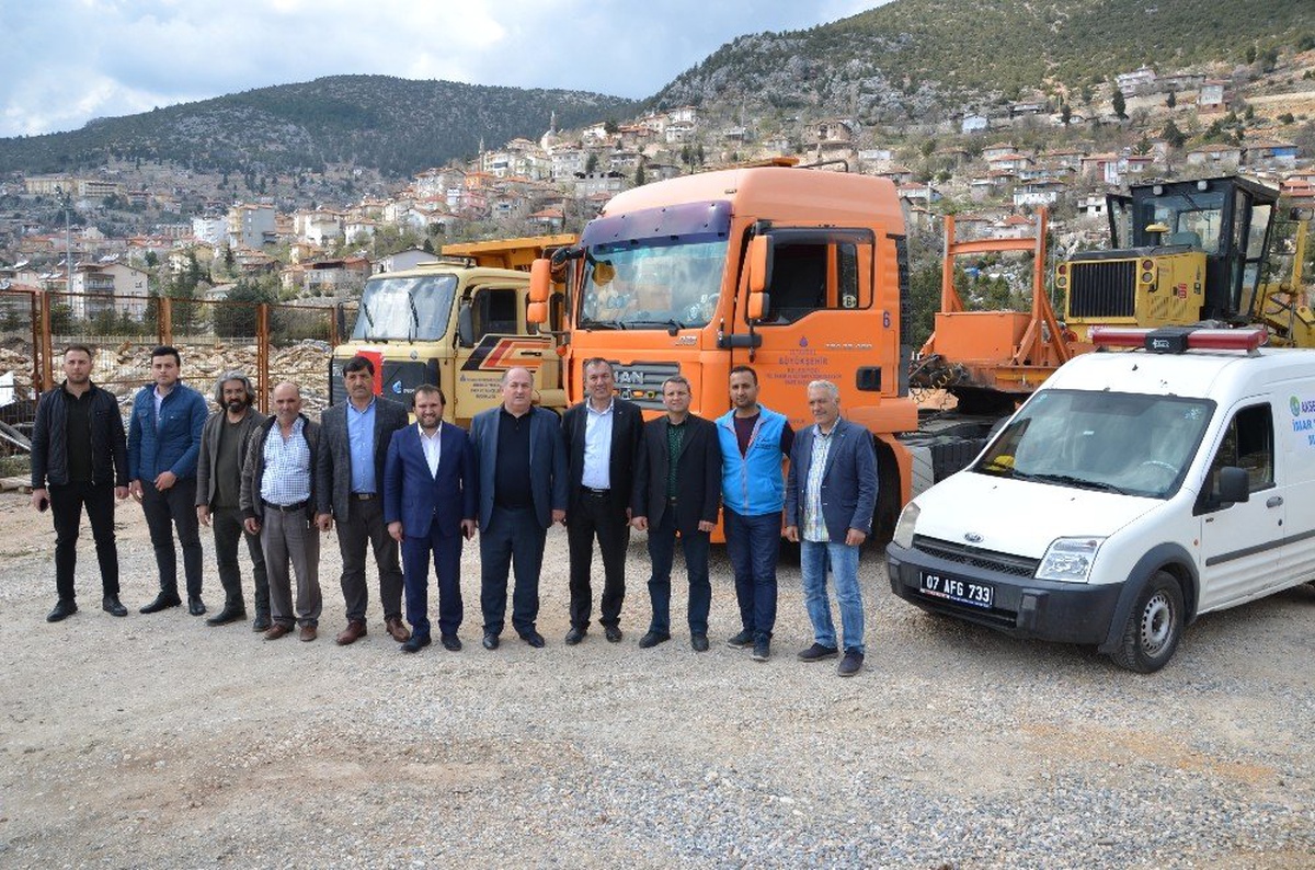 İstanbul Büyükşehir Belediyesi Akseki Belediyesi\'ne 3 Araç Hibe Etti.