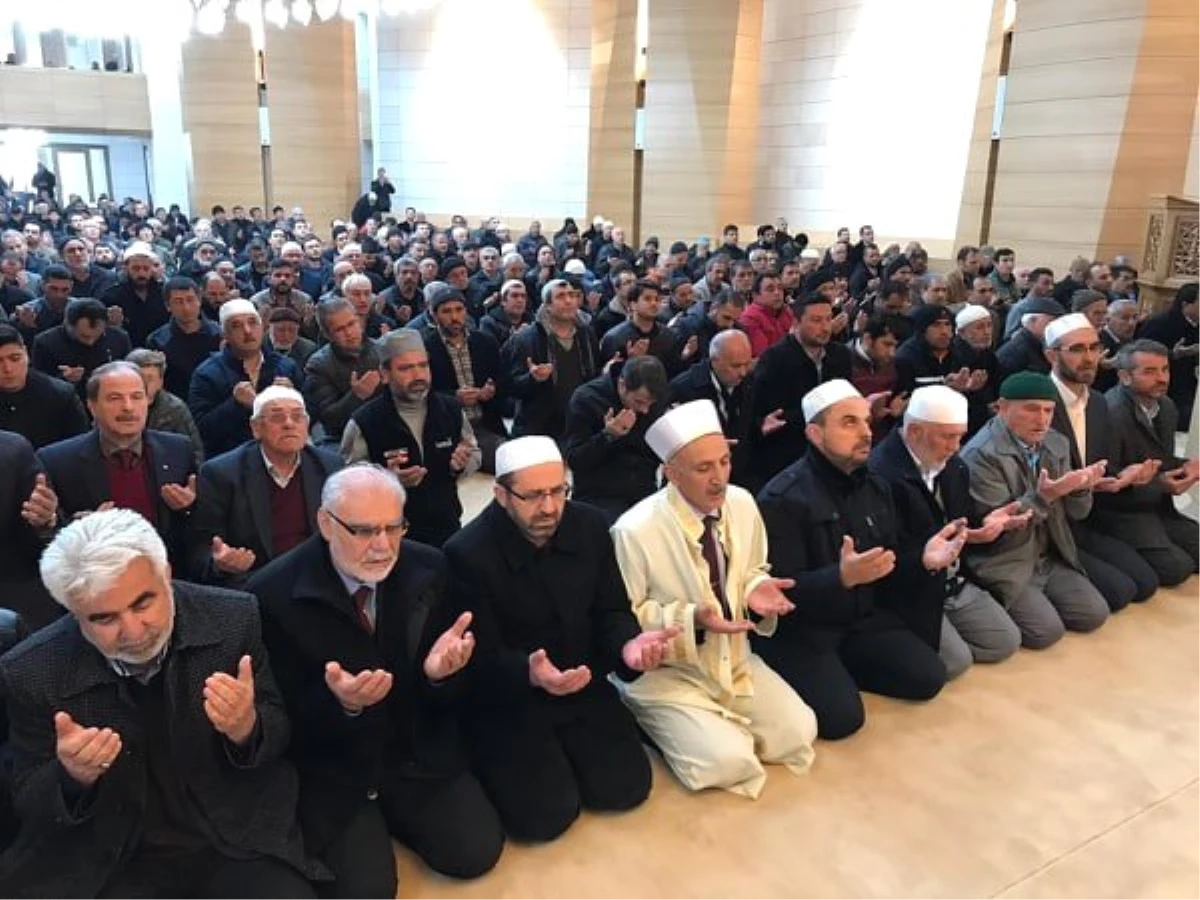 Karaman\'ın En Büyük Camisi İbadete Açıldı