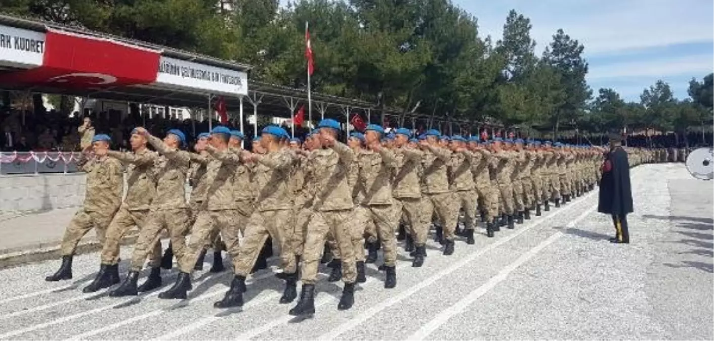 Kırkağaç\'ta 2 Bin 400 Uzman Erbaş Görev Yerlerine Uğurlandı