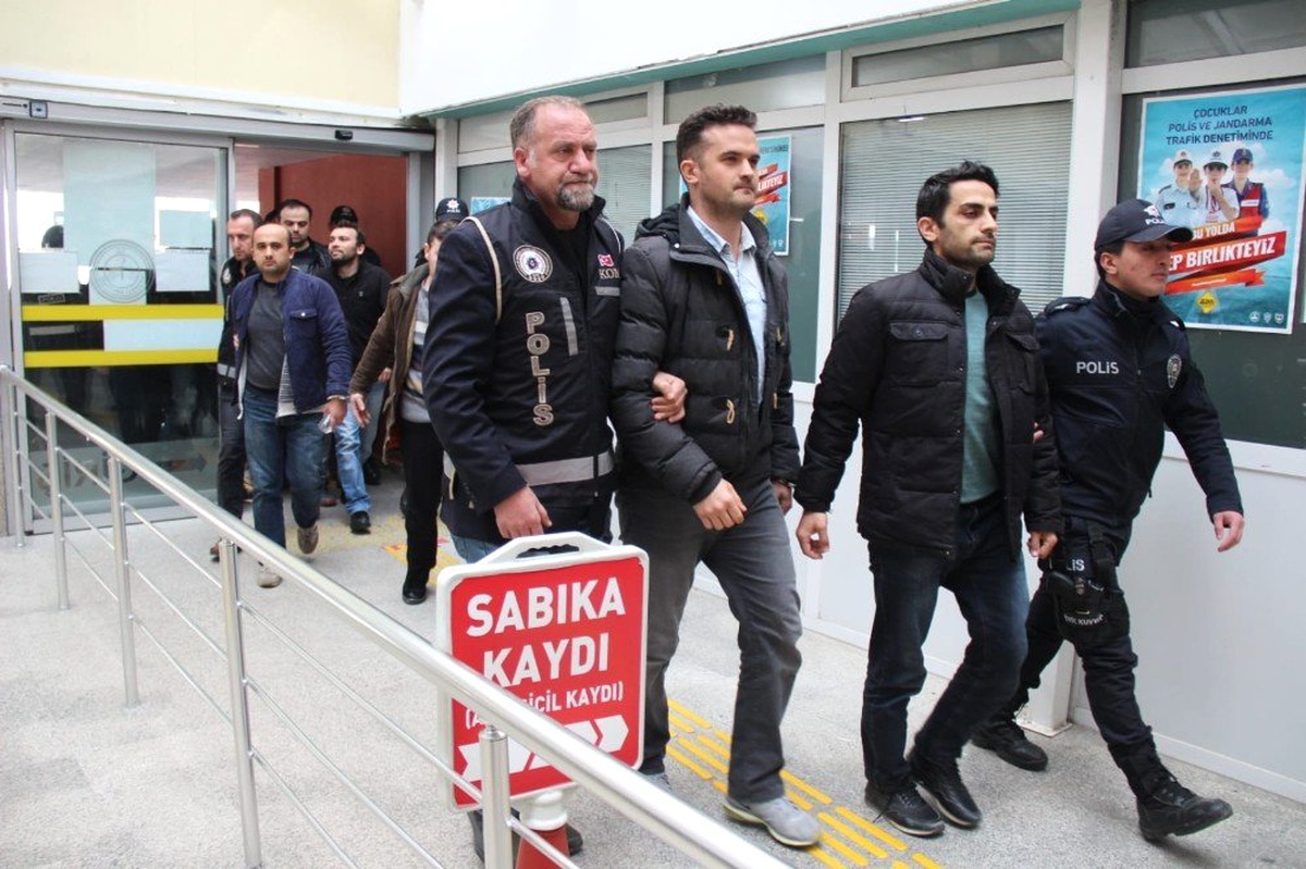 Kocaeli Merkezli Fetö Operasyonu: 17 Şahıs Adliyede