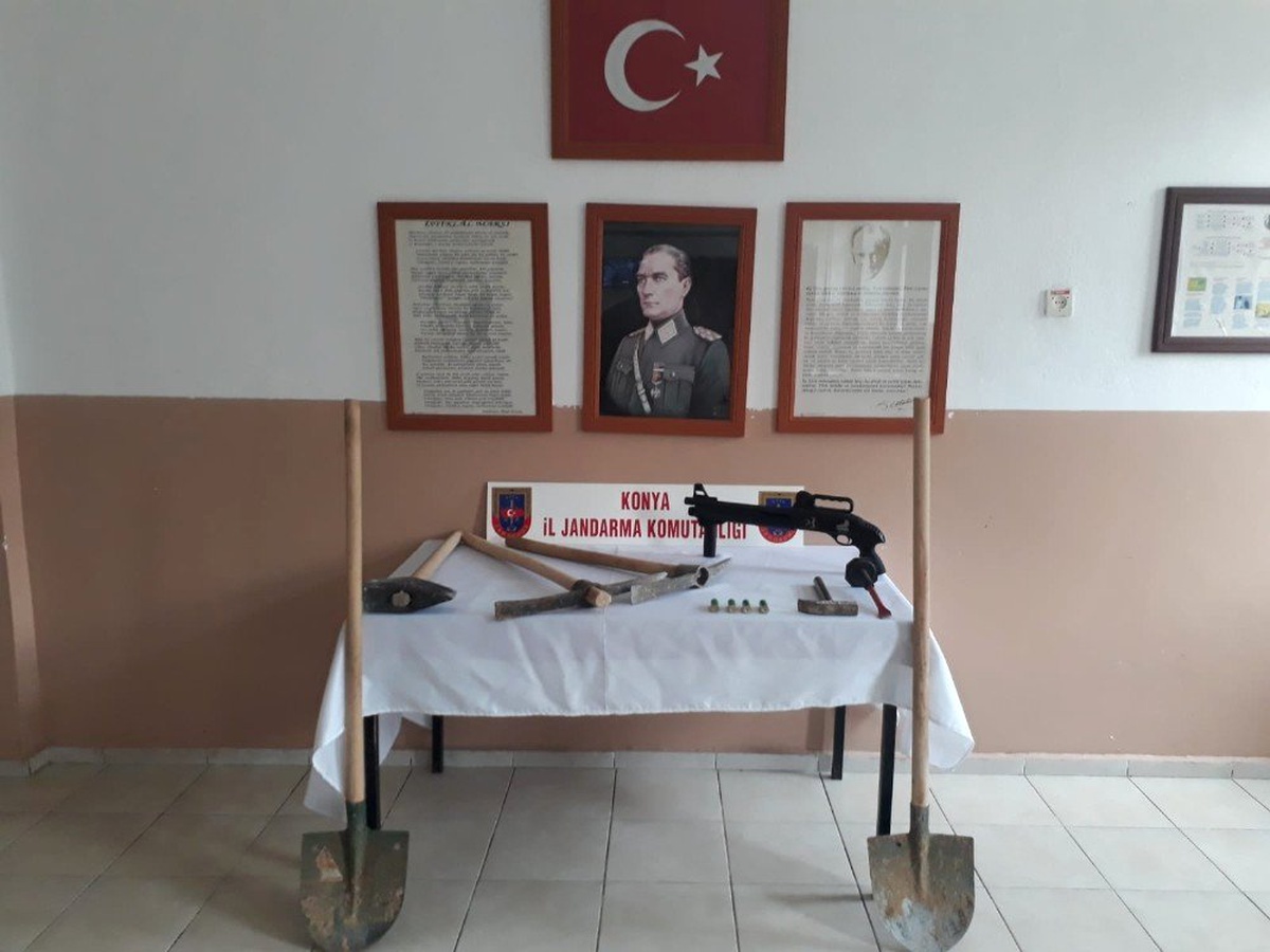 Konya\'da Kaçak Kazıya Suçüstü: 4 Gözaltı