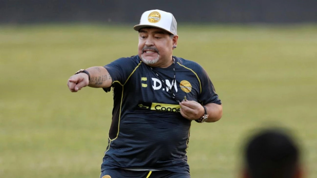 Maradona\'nın Galatasaray\'ın Kapısından Döndüğü Ortaya Çıktı