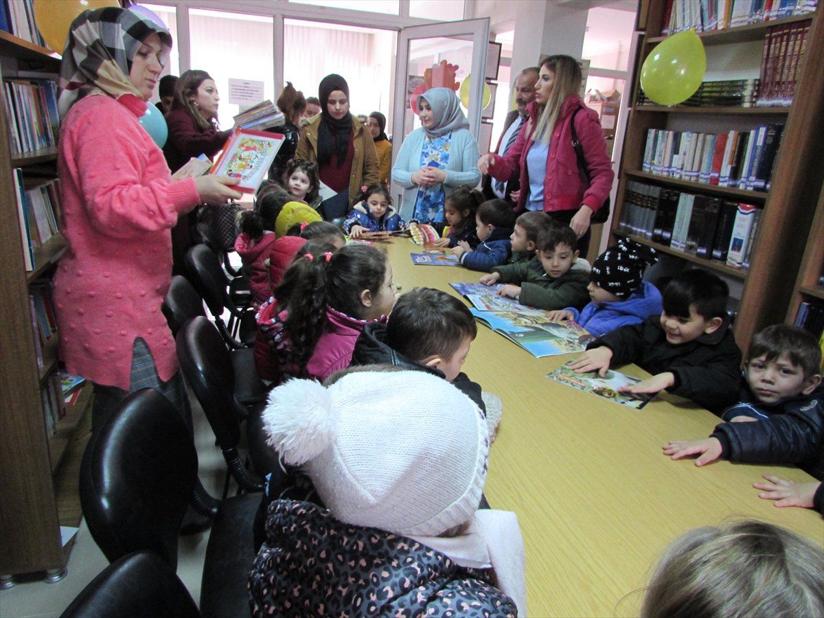 Minik Öğrencilerden Kütüphane Ziyareti