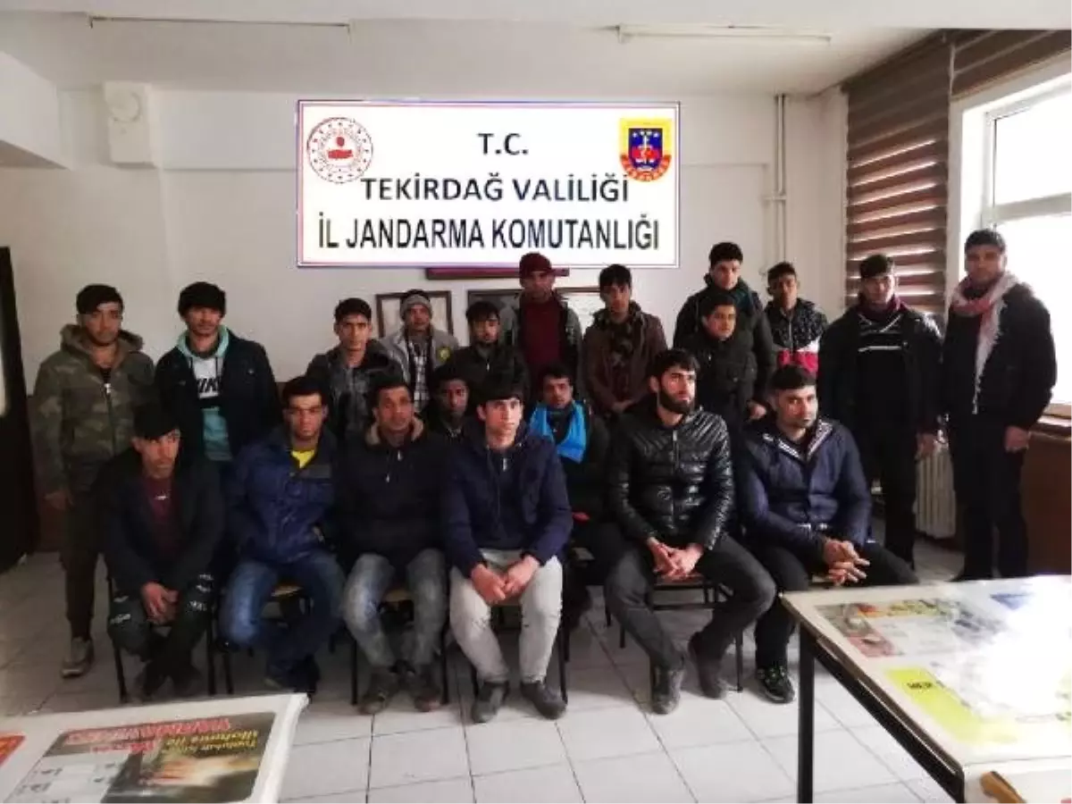 Tekirdağ\'da 57 Kaçak Göçmen ve 2 Organizatör Yakalandı